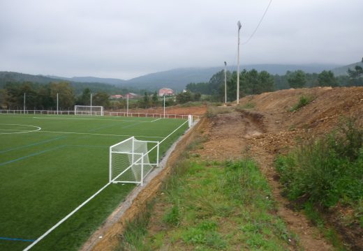 O concello emprenderá novas melloras no campo de fútbol da Trinidade en Oleiros